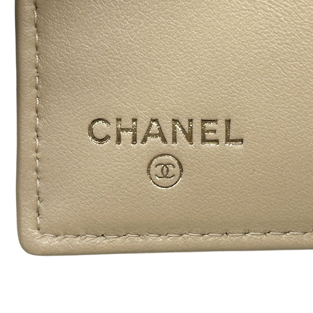 CHANEL Cream Lambskin Leather Logo Wallet - Picture 5 of 12